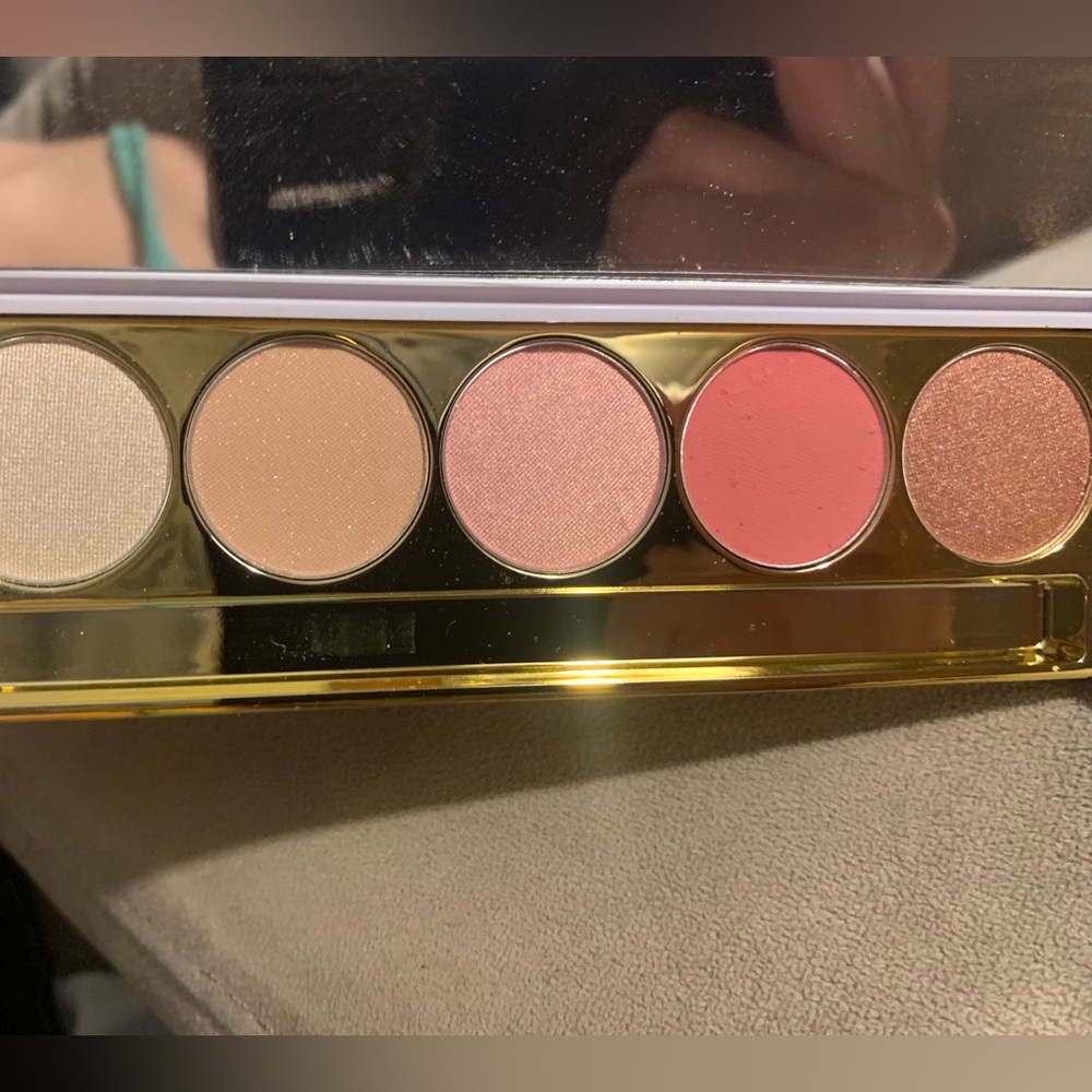 Winky Lux Bellini palette